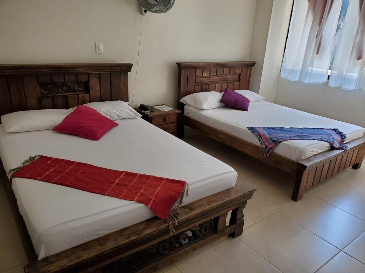 Hotel Cataluna Pereira Esterno foto