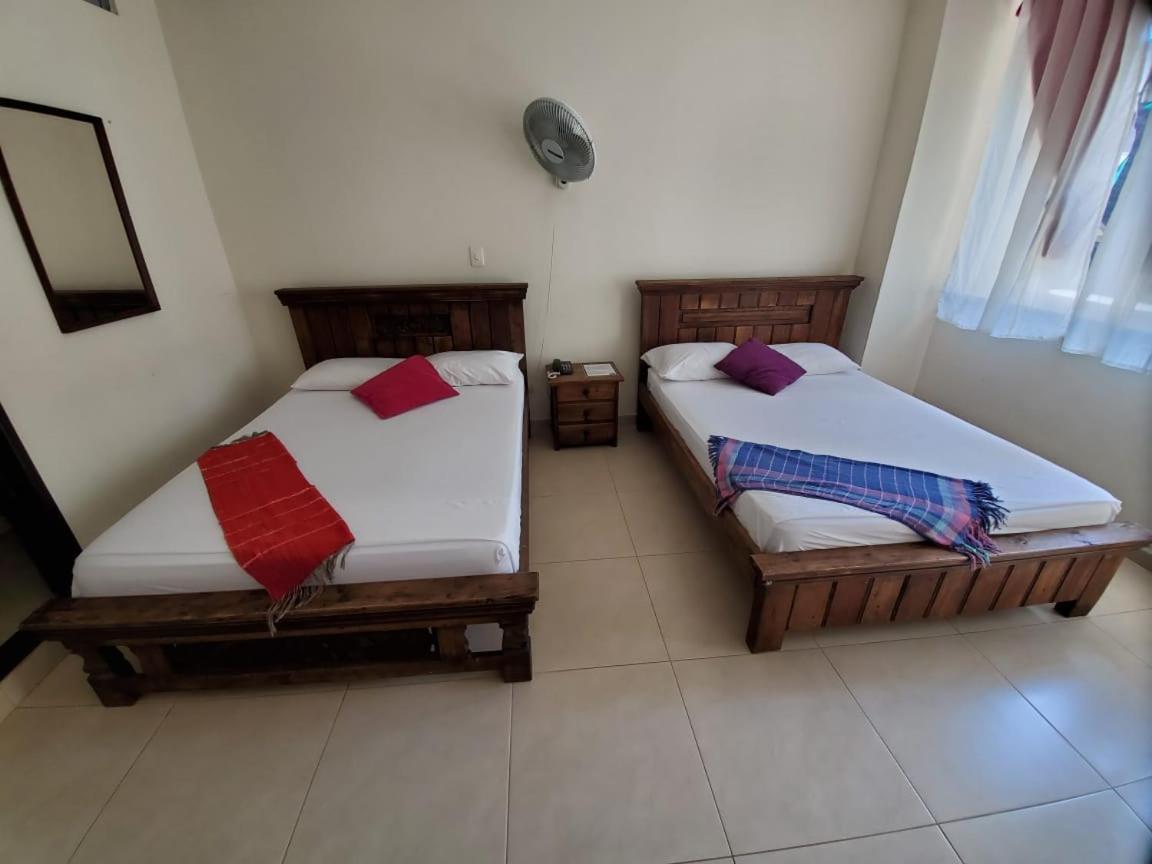 Hotel Cataluna Pereira Esterno foto