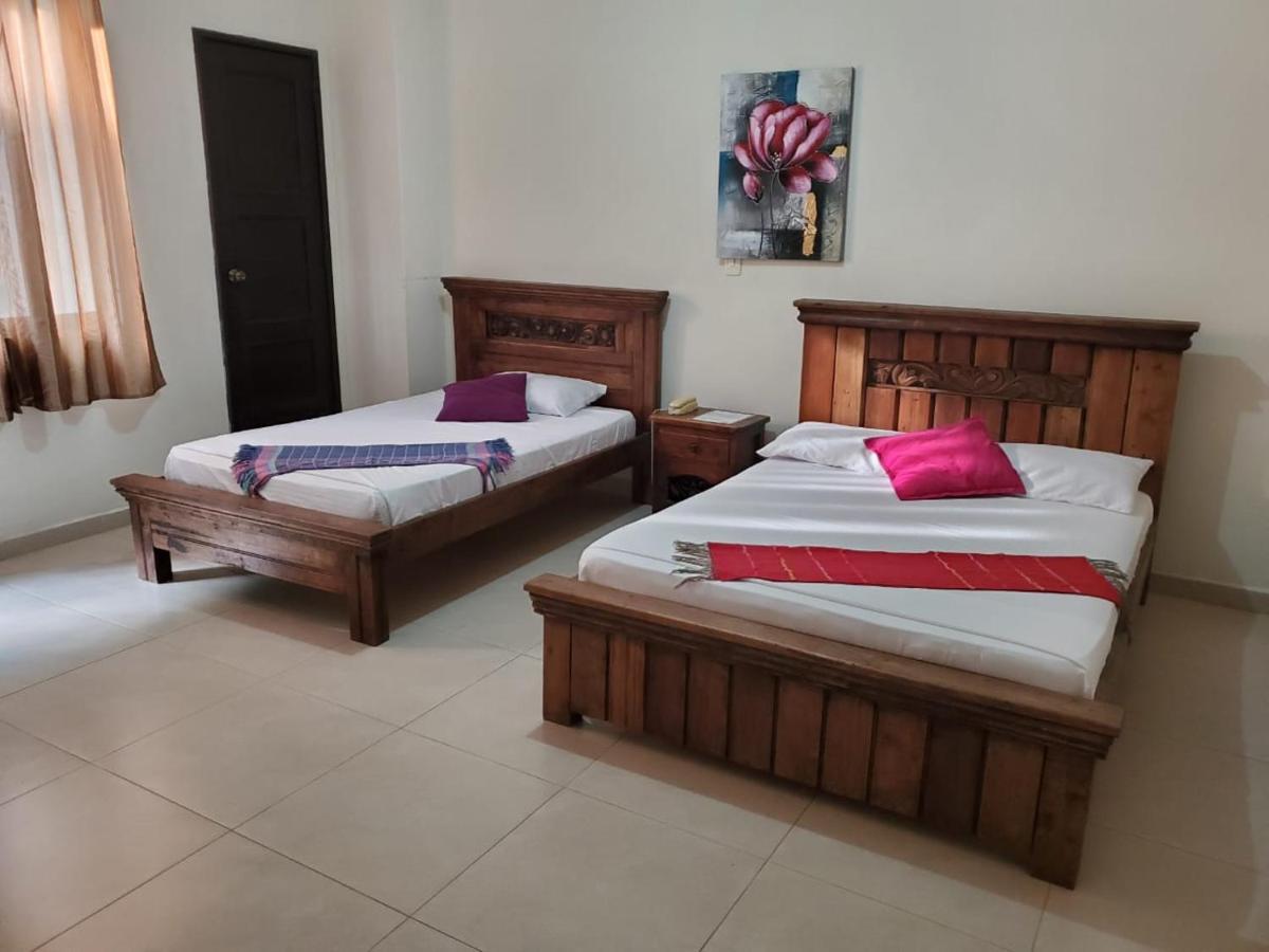 Hotel Cataluna Pereira Esterno foto