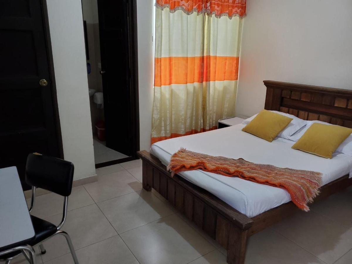 Hotel Cataluna Pereira Esterno foto