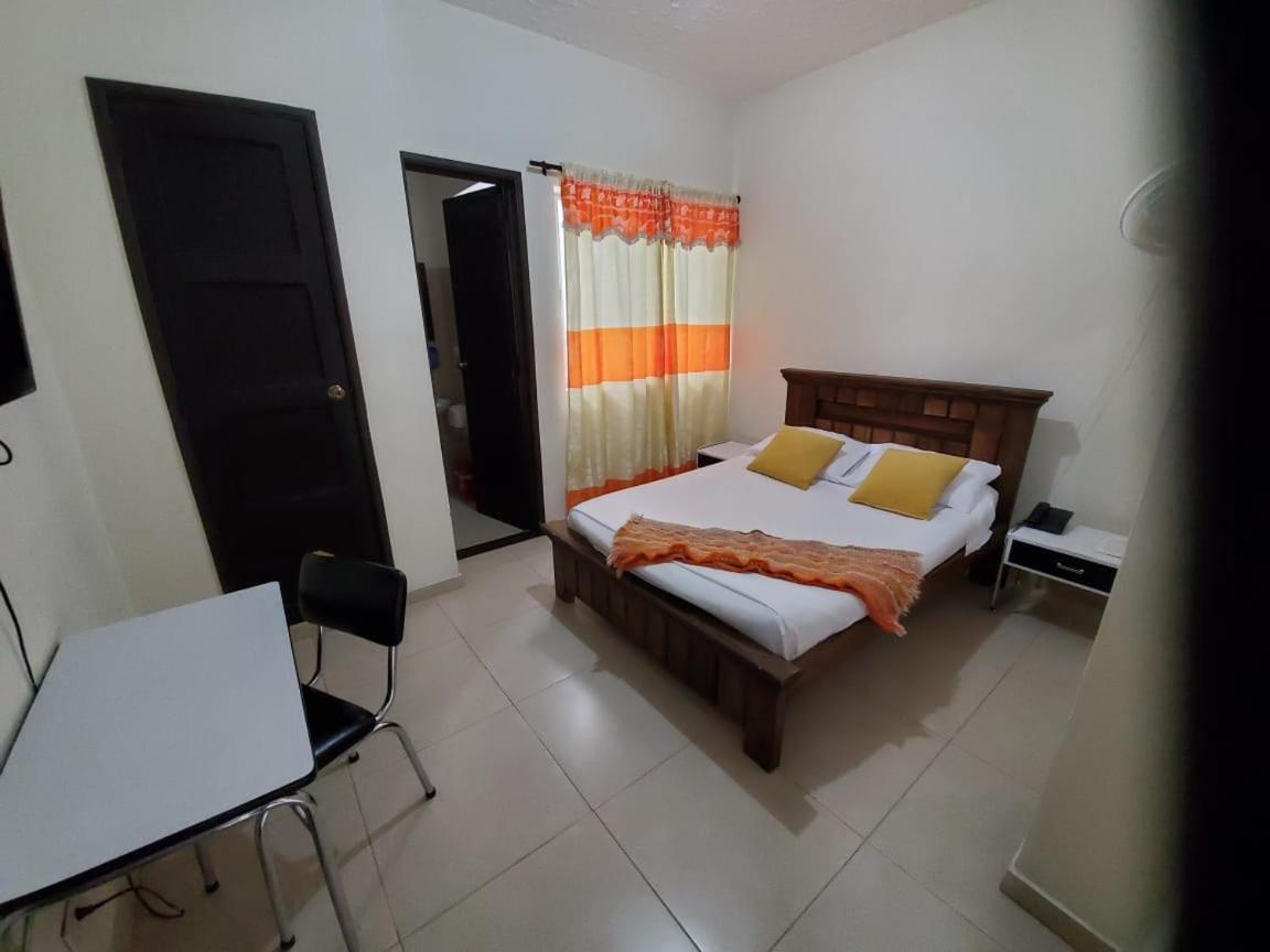 Hotel Cataluna Pereira Esterno foto