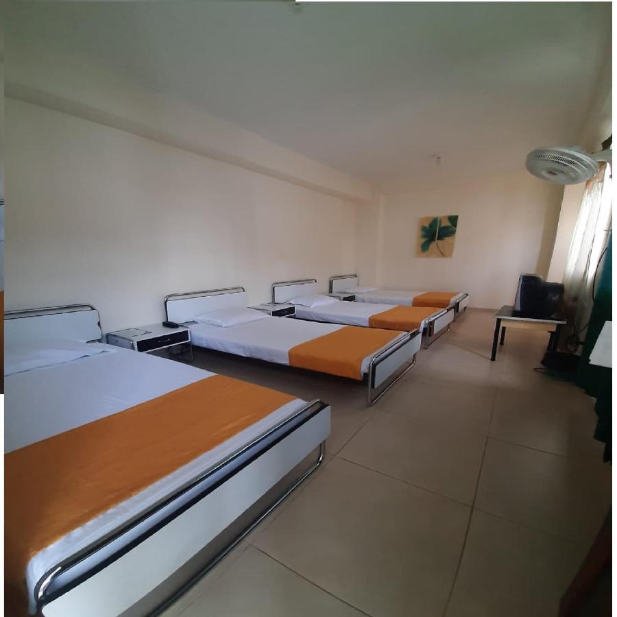 Hotel Cataluna Pereira Esterno foto