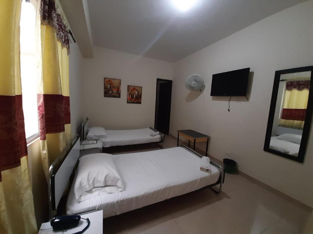 Hotel Cataluna Pereira Esterno foto