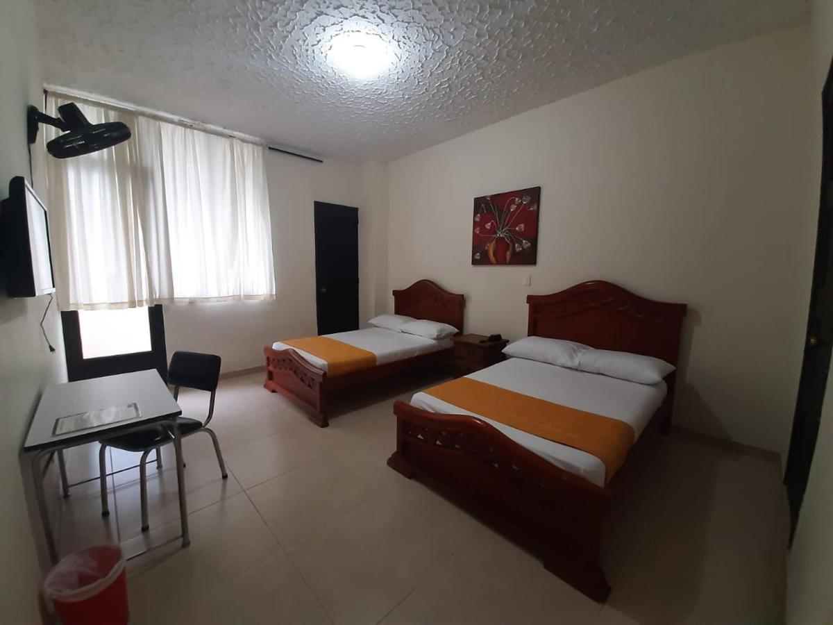 Hotel Cataluna Pereira Esterno foto