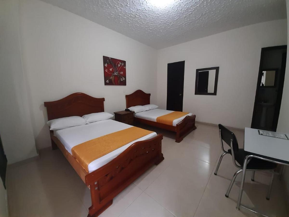 Hotel Cataluna Pereira Esterno foto